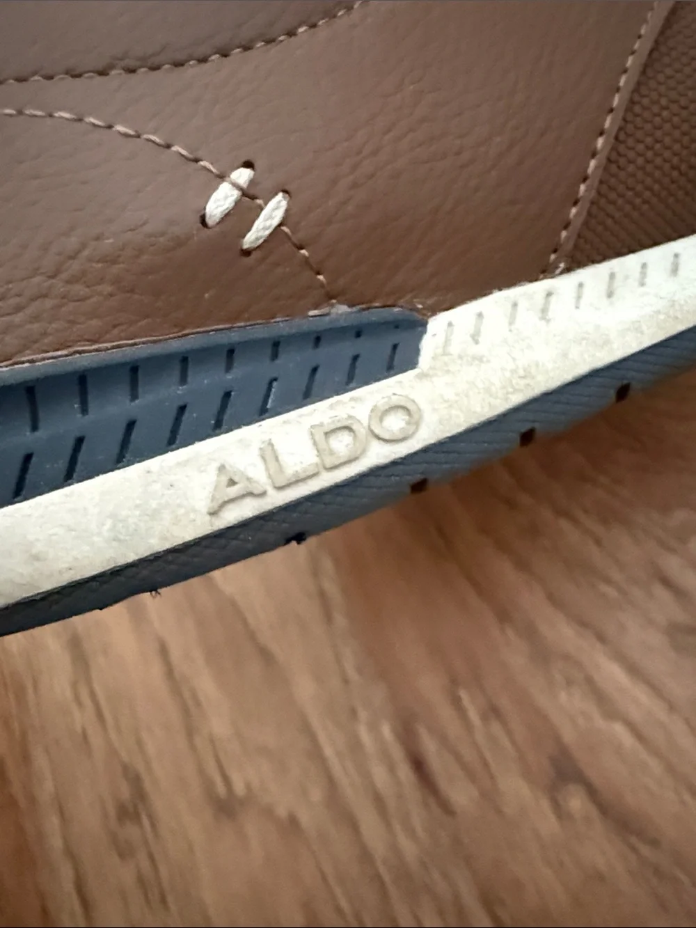 Aldo sleek brown